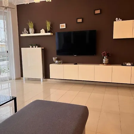 North Muszelkowa 2 *