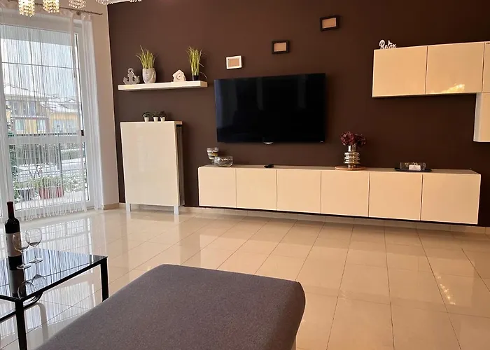 North Muszelkowa 2 *